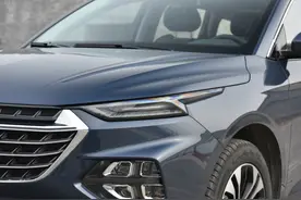 试驾新款五菱凯捷，马力增加30匹，后排带腿托，11.58w还要啥H6图片