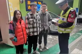 长治交警：手机不慎遗落网约车上？别慌，交警蜀黍来帮忙图片