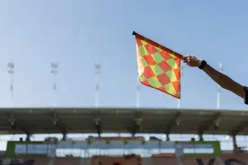 观看足球比赛的常识-越位和造越位图片