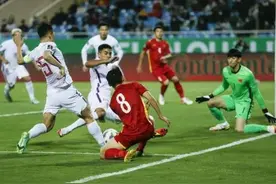 国足队员薪酬图片