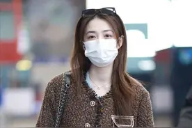 徐璐又把“小香风”穿出时髦范，配牛仔裤洋气减龄，太会穿了图片