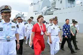 虎父无犬女，东南亚第一女强人萨拉，为民挥拳怒怼美国力挺中国图片