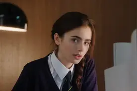 盛世美颜、雪肤花貌，“英国小赫本”莉莉·柯林斯的影视合集图片