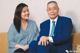 有钱人的名利场：甘比为什么要巴结82岁的他？图片