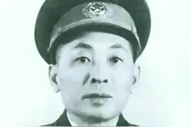 叶飞解放泉州后，派人接21年未见的养母，养母却问：叶司令是谁？图片