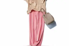 今年大热的粉色裤子，夏天怎么搭，分享4个搭配思路，舒适显瘦图片