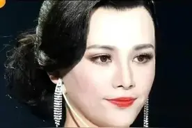 不是往胸部塞馒头就是男扮女装，这8位男星的反串，才对得住观众图片