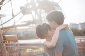 故事：暗恋竹马多年不敢表白，直到他偷亲我才知，原来他也喜欢我图片