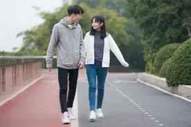 男人发想你了，别再回我也是，聪明女人这三个回答能让他心动不已图片