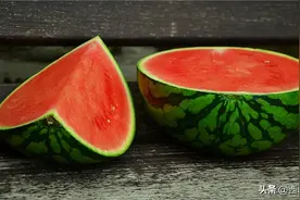 全家吃剩西瓜中毒住院花5400：食物中毒引起肠胃炎图片