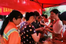 新罗：党建引领促共建，“粽”情端午暖人心图片