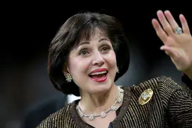 74岁了，仍貌美如花！身价38亿美元，NBA最美女老板，什么来头？图片