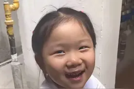 让全网心疼的豆豆，终于上小学了：爱，是治愈一切的良药！图片