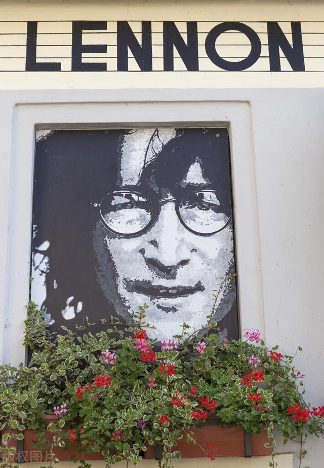 �����˽�Ӣ���ľ�λ�ƶ�