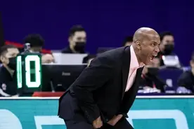 正式离队！马布里下狠手裁掉内线大将，北控要继续挖人了图片