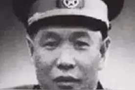他24岁入党，41岁授少将，44岁被撤职，活到96岁图片