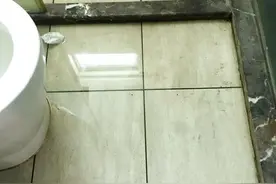 卫生间地面莫名其妙一滩水，物业来了七八次，终于找到问题的根源图片