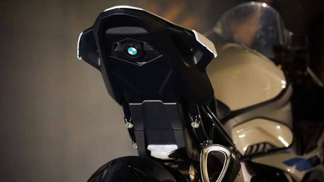 新款宝马公升级跑车S 1000 RR欧洲发布 加装空力套件/动力小涨