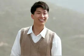 “赘婿”窦骁：入行11年不温不火，情定赌王之女何超莲，他凭啥？图片