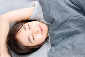 男娃分床睡的合适年龄图片