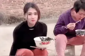 “最美丈母娘火了，女婿表示很无奈”哈哈哈图片