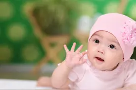 宝宝脸上这3个“特征”，长大后可能是“高颜值”，你家孩子有吗图片