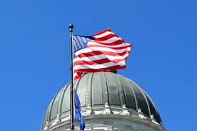 拿到美国绿卡会失去内地身份吗？图片