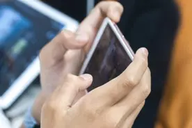 13岁男孩游戏充值5万多家长要求退全款 企业回应：监护人也应担责图片