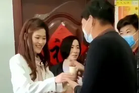 大衣哥给新儿媳的彩礼曝光，价值远超给过陈亚男的，女方家境贫寒图片
