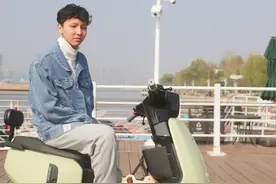 小牛B2，配石墨烯电池，身体增大30%，智能人机互联，细节品质控图片