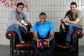 曾经运动鞋销量世界第一，如今由80岁老汉代言，性价比超国内品牌图片