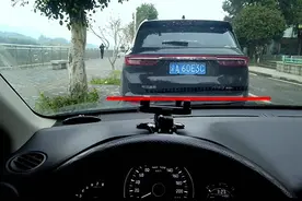 新手司机拿了驾照不敢开车，教你5个方法提升车感，保证行车安全图片