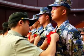 当了兵之后才知道，高考后当兵和大学入伍天壤之别，难怪有人后悔图片