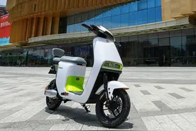 2款能上牌的电动车，搭载自主研发电机，能快充，价格不到4000元图片