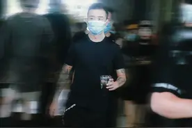 《中国新说唱》继续录制！潘玮柏掏出4000万手表！贝贝回应当导师图片