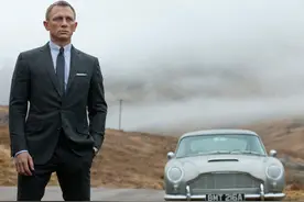 一个冷血的特工，一个柔情的人，丹尼尔在《007》的饱满形象图片