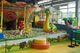 深海电梯、镜子迷宫……家门口的遛娃好去处→图片