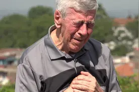 62岁老人的无奈哭诉：我宁可成为一个不孝子，也希望父亲早日离去图片