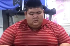 “中国首胖”王浩楠为爱暴瘦480斤，成名后和娇妻离婚，网友:飘了图片