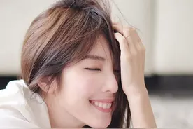 深夜，我带着女儿去看病，竟然偶遇前男友图片