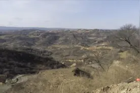 李刚在交口康城镇调研巩固脱贫成果后评估工作落实情况并走访“三类户”图片