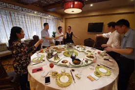 请客喝酒如何“醉得慢”，喝酒时牢记“4个最”，让你多喝二两半图片