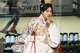 金请夏因韩服言论惹争议，粉丝洗白被“网暴”，不堪忍受关站？图片