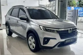 飞度平台首款SUV亮相！可选7座，1.5引擎油耗6升，空间媲美逍客图片