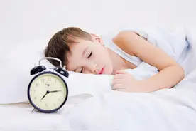 错误的叫起床方式会影响孩子发育！解锁正确姿势看这里图片