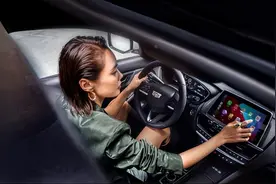 一步一脚印，为女生用车而来的凯迪拉克强势出击图片