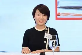 海底捞开启大女主时代，从端菜小妹到身价百亿CEO，杨丽娟凭什么图片