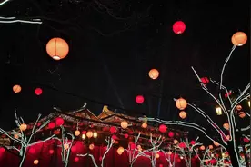 姐姐住院我照顾了15天，临走前她给了一个包，还反复嘱咐打开看看图片