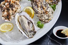 “长得一样，味道差的远”为啥一个叫生蚝，一个叫牡蛎，建议了解图片