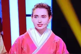 我，俄罗斯女孩，曾被川菜辣进医院，喜欢李白，会用中文写诗图片